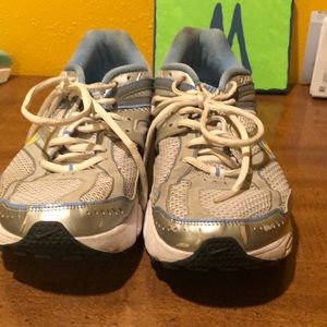 Womens shoes